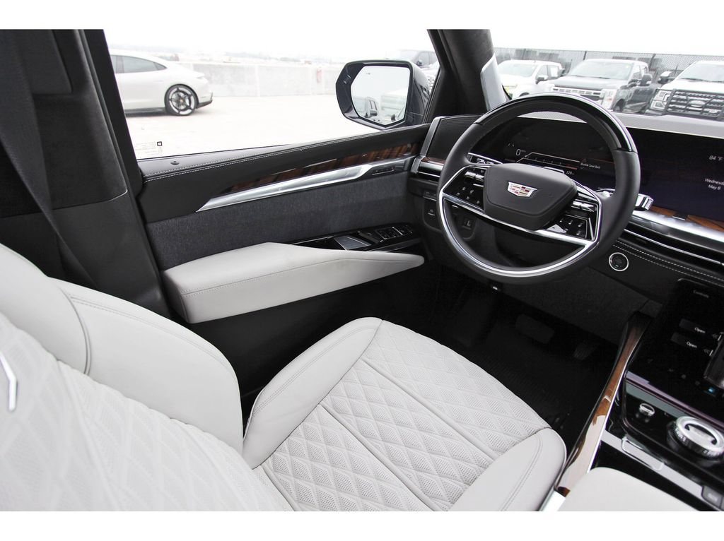 New 2026 Cadillac Escalade Platinum Sport w/ LPO, ONYX Package AWD/4WD image 8