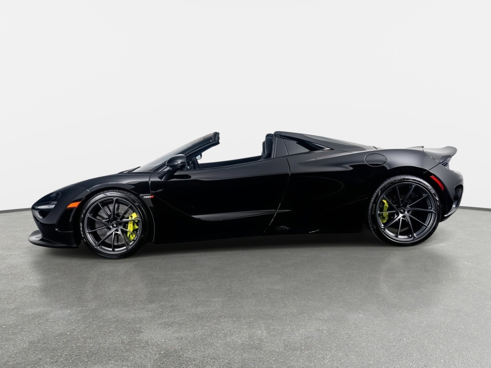 Used 2024 McLaren 750S Spider image 17