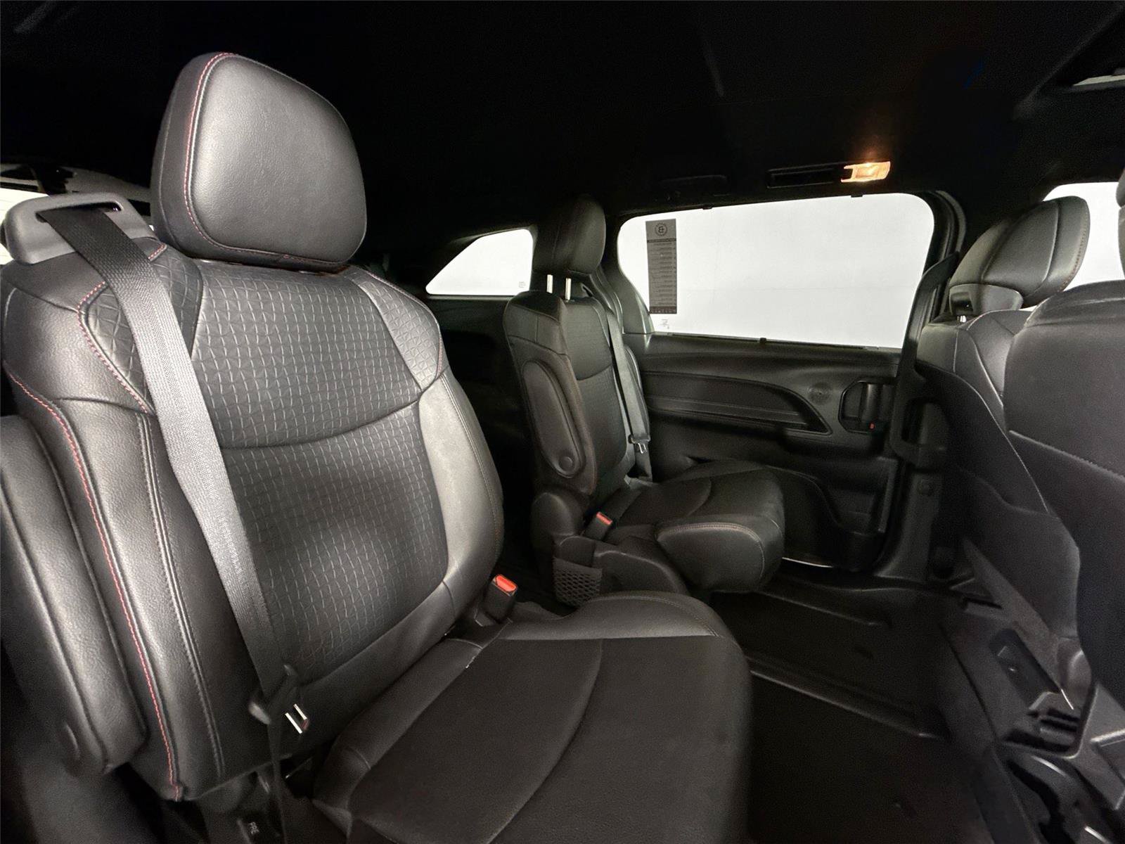 Certified 2025 Toyota Sienna XSE w/ XSE Plus Package FWD image 42