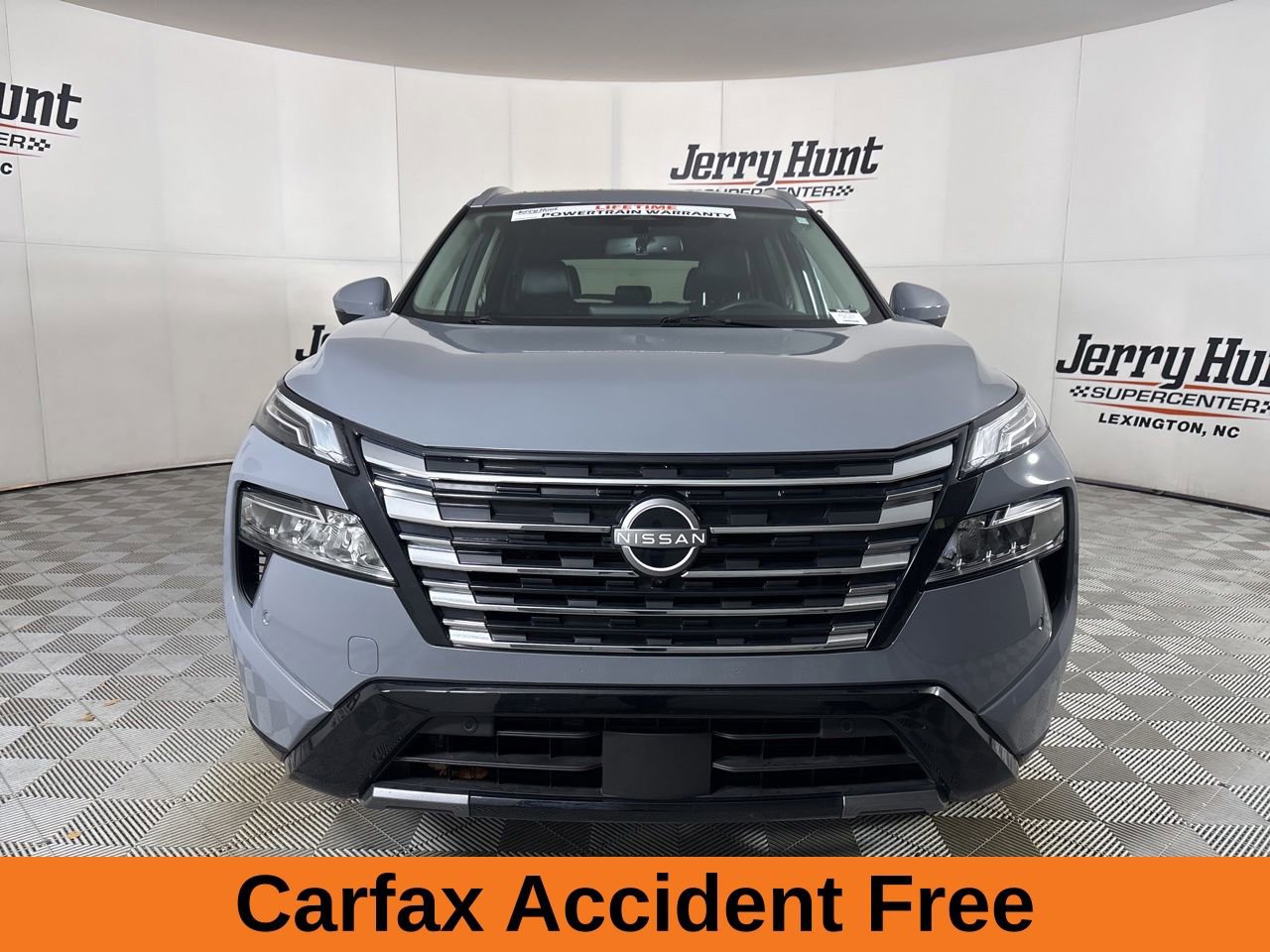 Used 2025 Nissan Rogue Platinum image 3