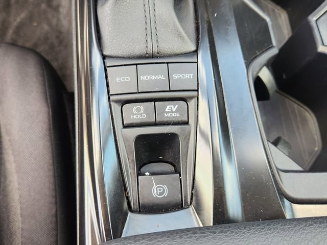 Used 2025 Toyota Camry LE image 18