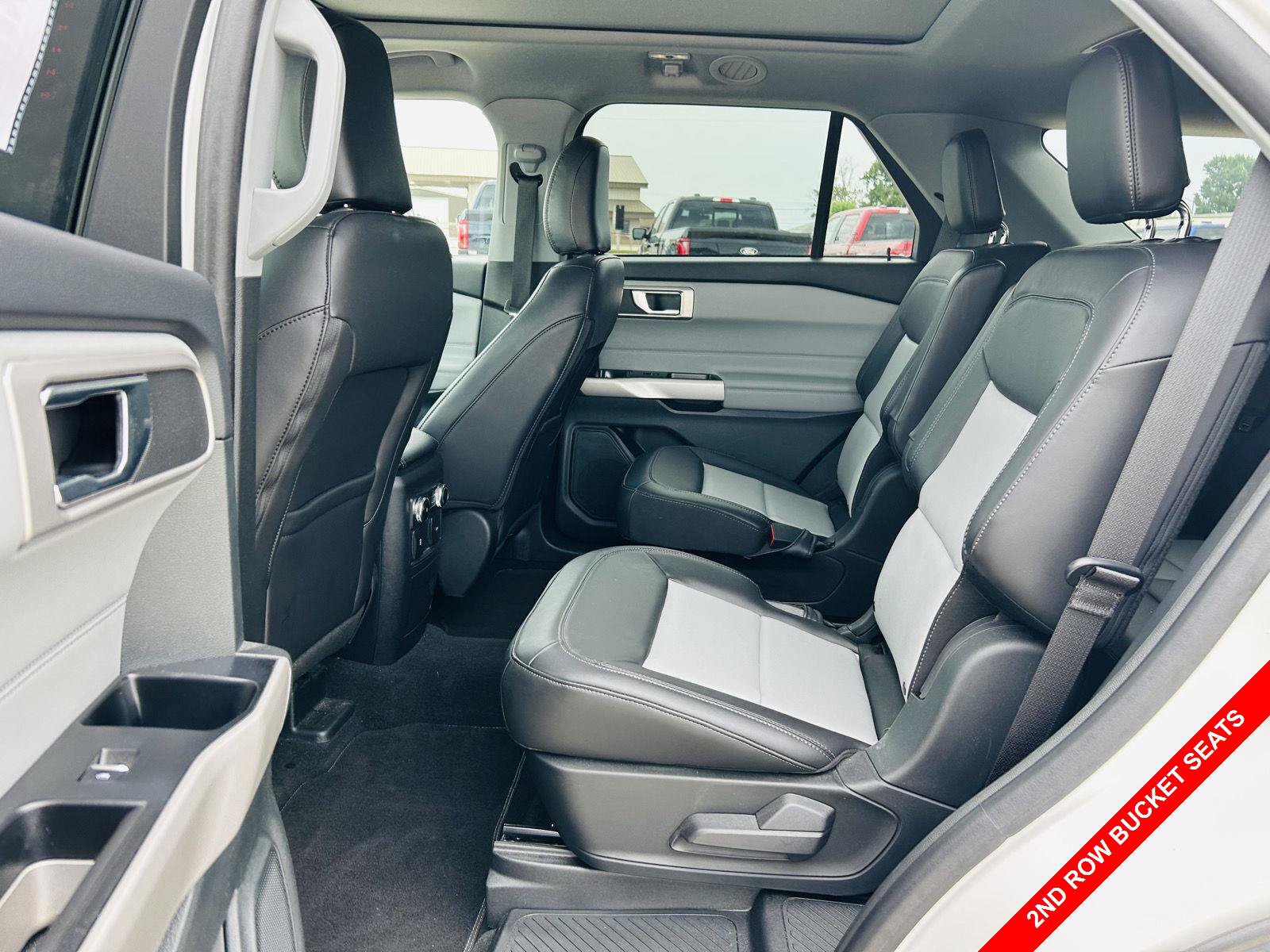 Used 2024 Ford Explorer XLT w/ Equipment Group 202A AWD/4WD image 30