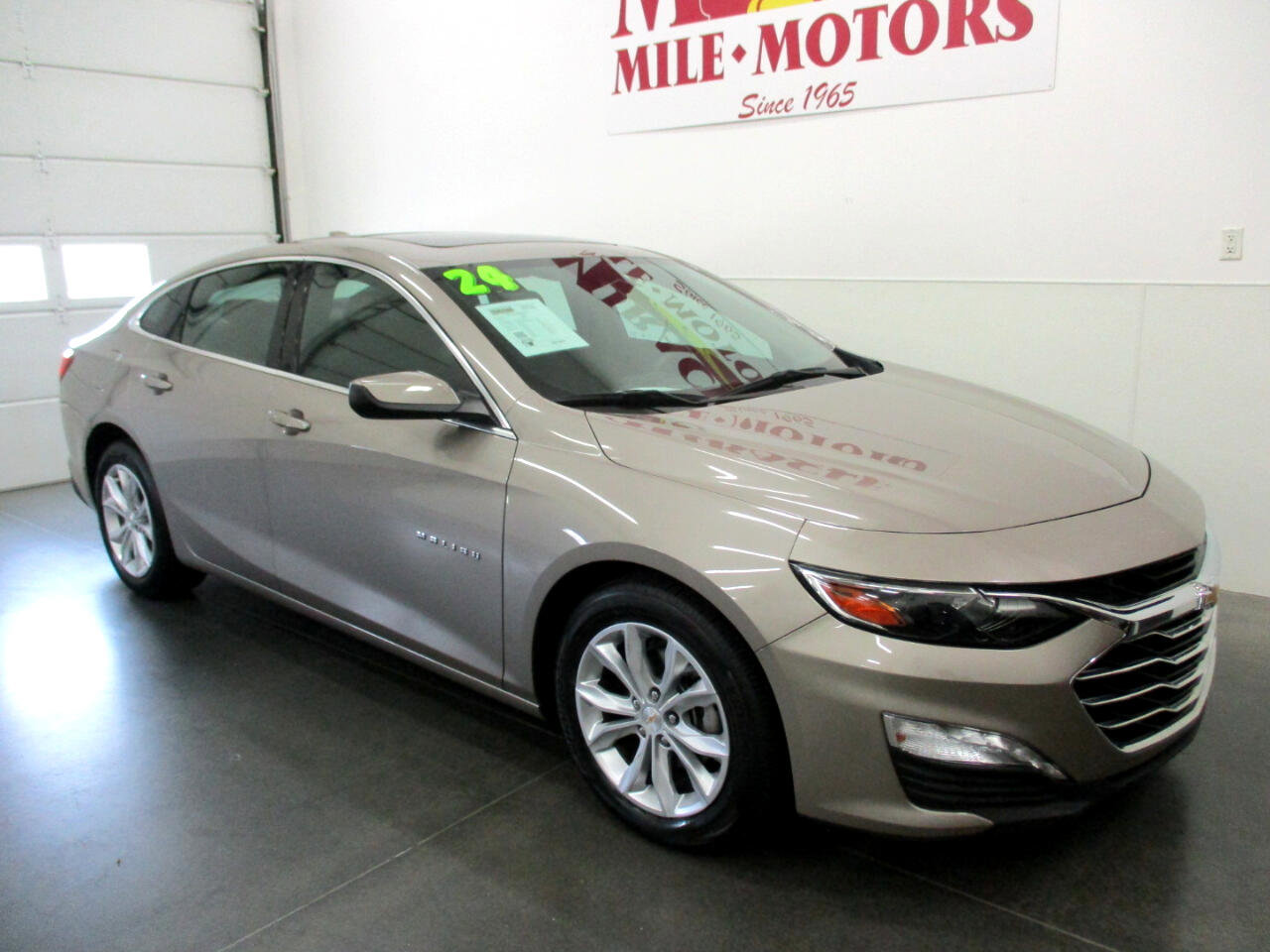 Used 2024 Chevrolet Malibu LT image 1