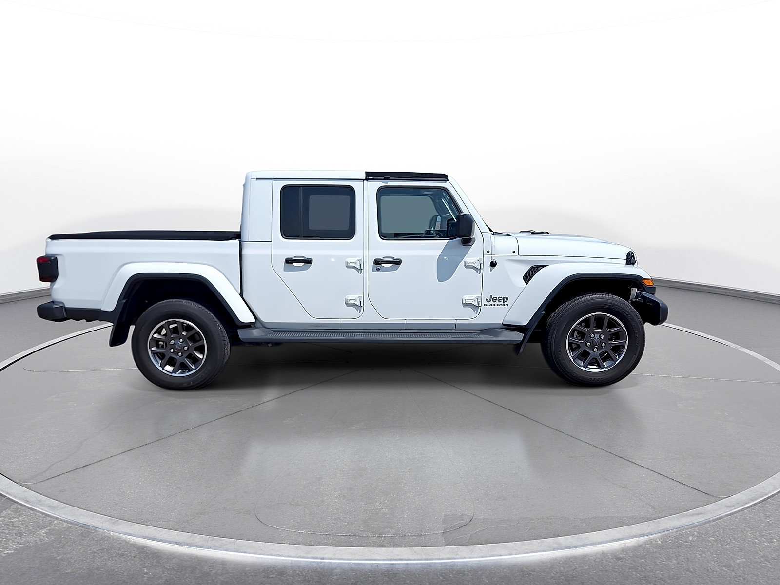 Used 2020 Jeep Gladiator Overland AWD/4WD image 9