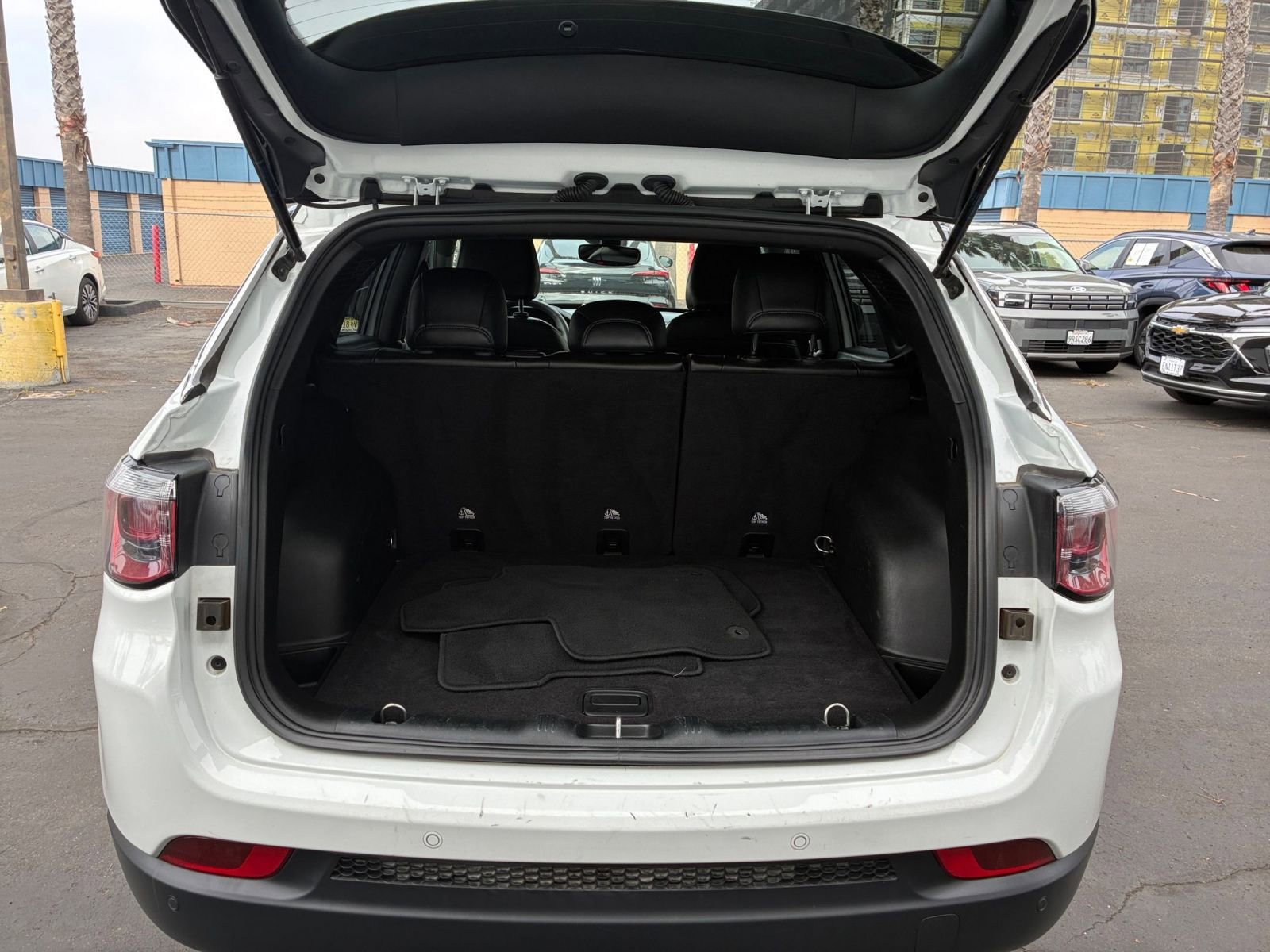 Used 2025 Jeep Compass Limited AWD/4WD image 32