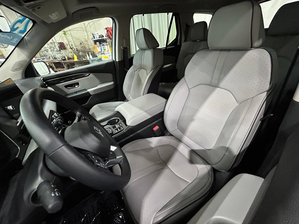 Certified 2025 Honda Pilot Elite image 25