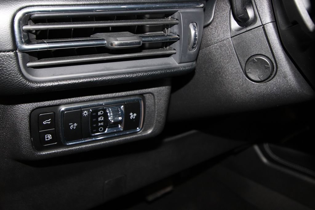 Used 2024 Lincoln Corsair Grand Touring w/ Equipment Group 301A image 10