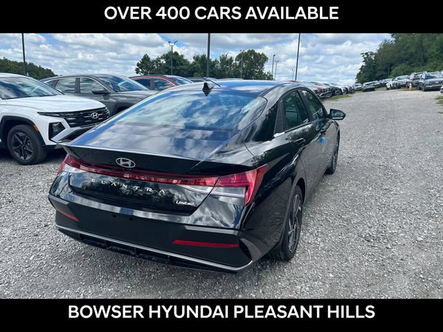 New 2026 Hyundai Elantra Limited FWD image 3
