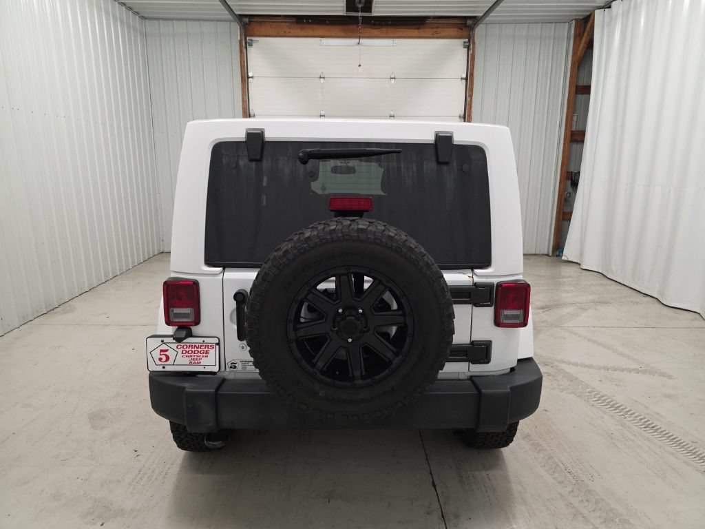 Used 2016 Jeep Wrangler Unlimited Rubicon w/ Connectivity Group AWD/4WD image 4