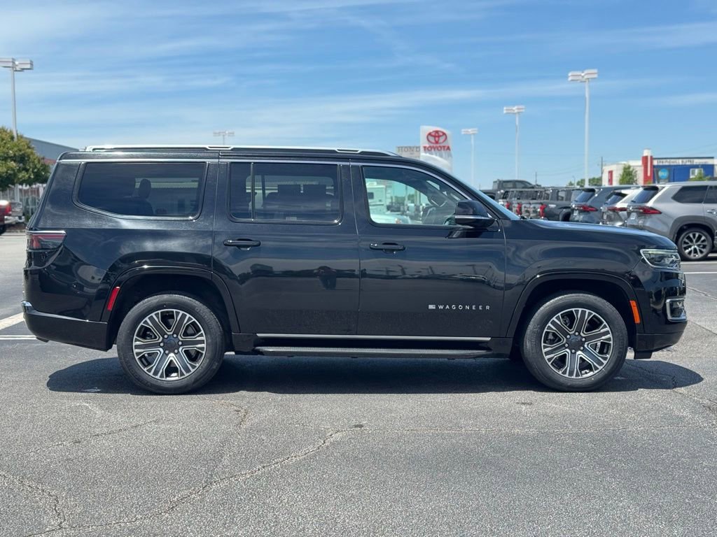 Used 2024 Jeep Wagoneer Series II w/ Flexible Seating Group RWD image 7