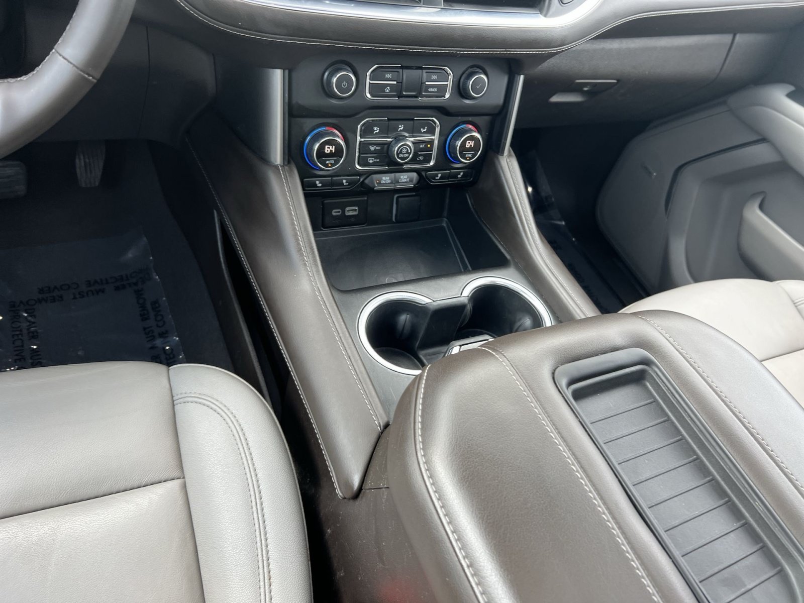 Used 2023 Chevrolet Tahoe Z71 w/ Luxury Package AWD/4WD image 23