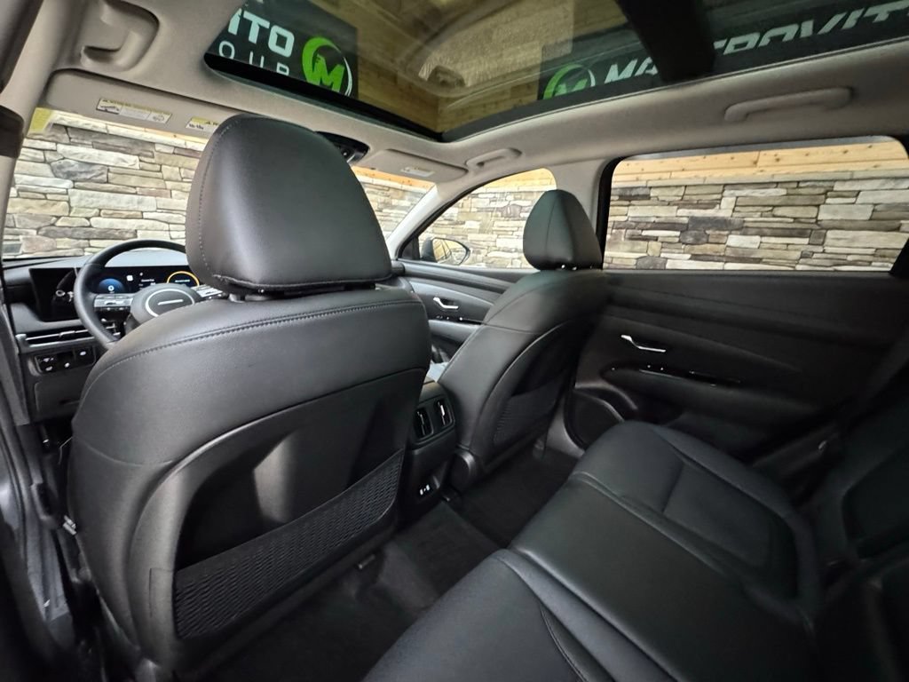 Used 2025 Hyundai Tucson Limited AWD/4WD image 28