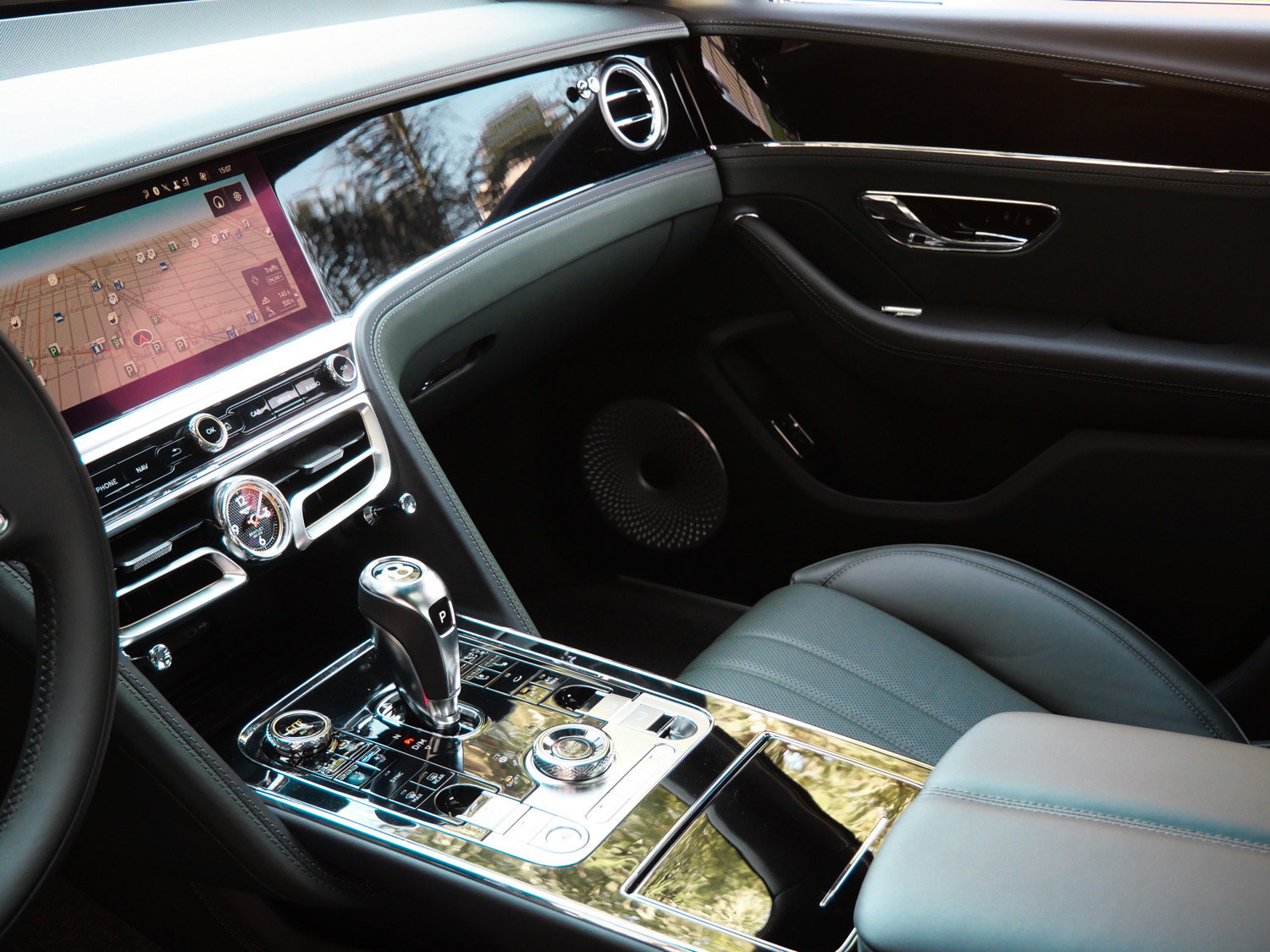 New 2026 Bentley Flying Spur V8 AWD/4WD image 10