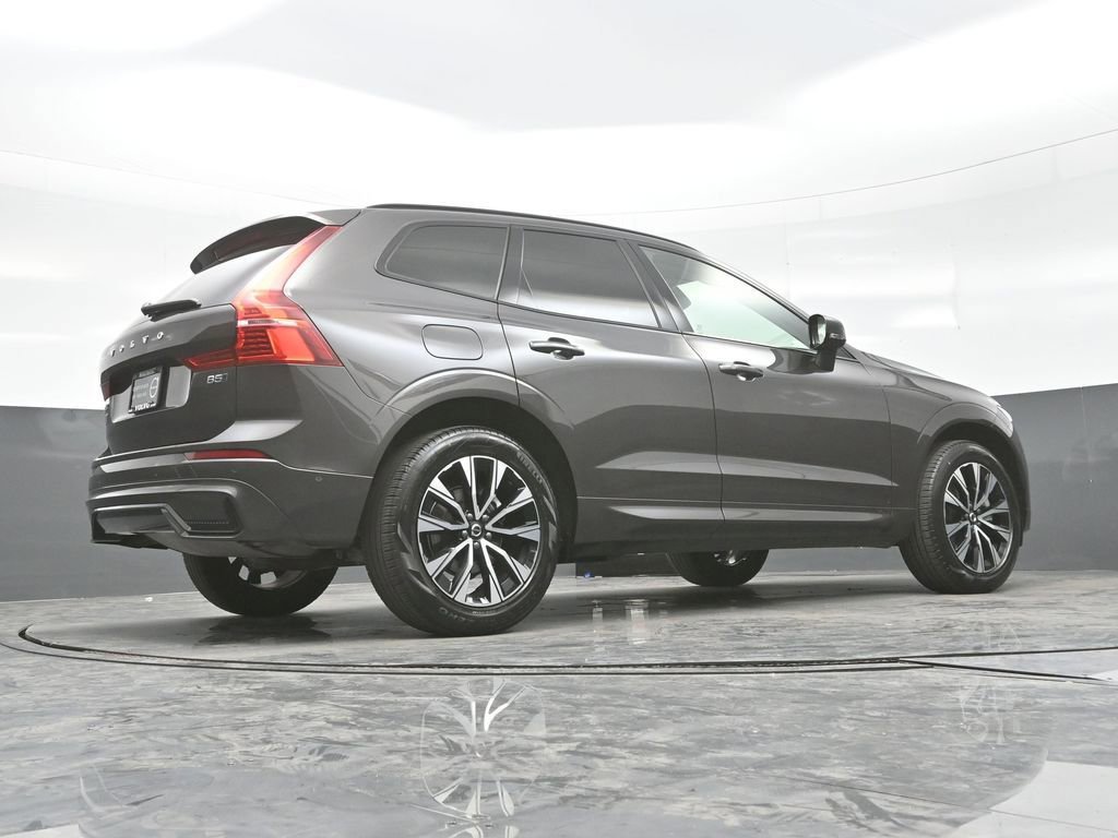 Used 2025 Volvo XC60 B5 Plus w/ Climate Package AWD/4WD image 28