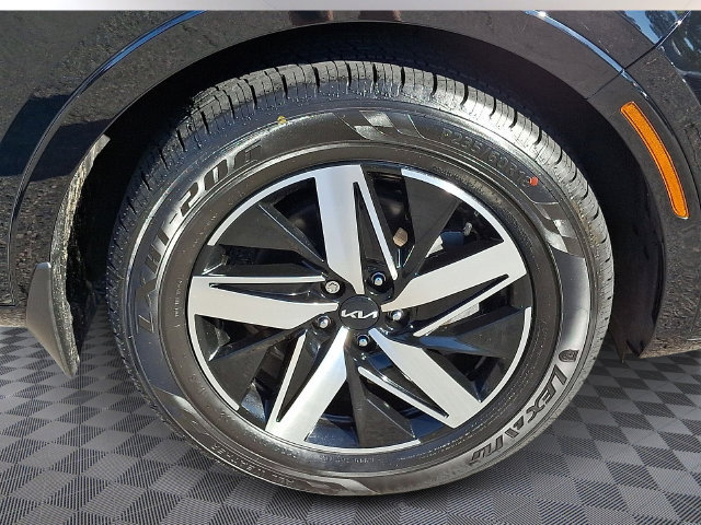 Certified 2023 Kia Sorento EX FWD image 10