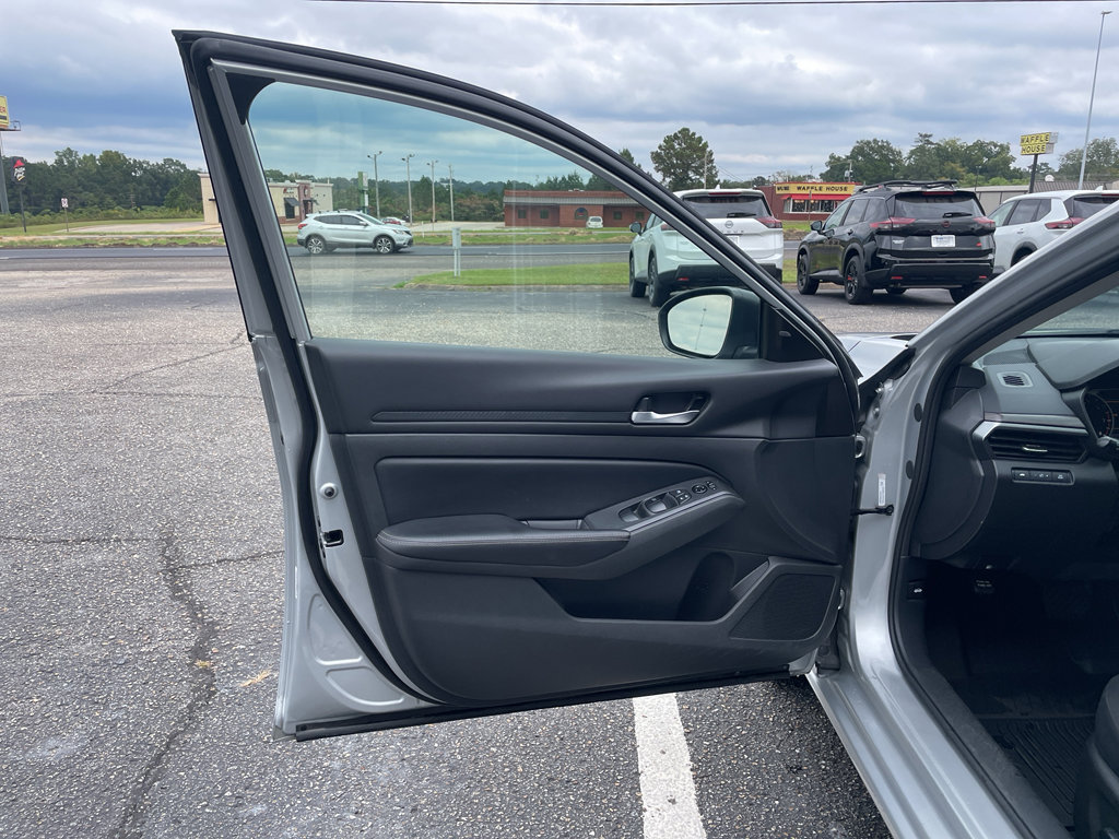 Certified 2024 Nissan Altima 2.5 SV image 8