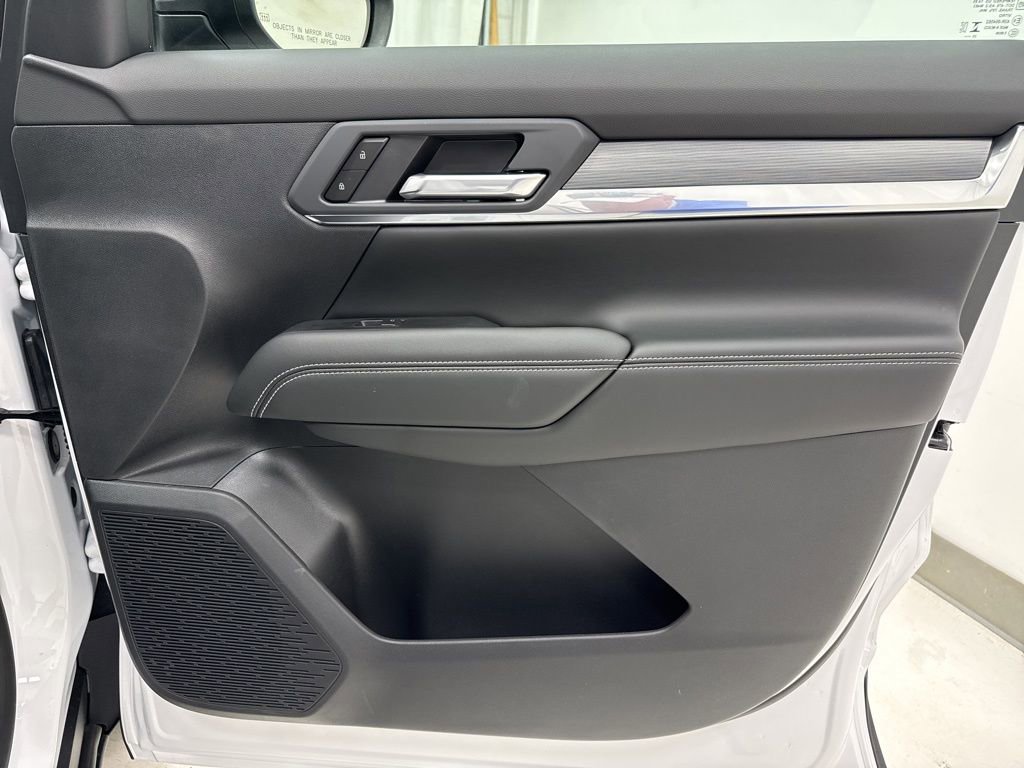 New 2026 GMC Terrain Elevation w/ Black Edition image 8