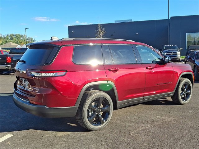 New 2025 Jeep Grand Cherokee L Altitude image 10