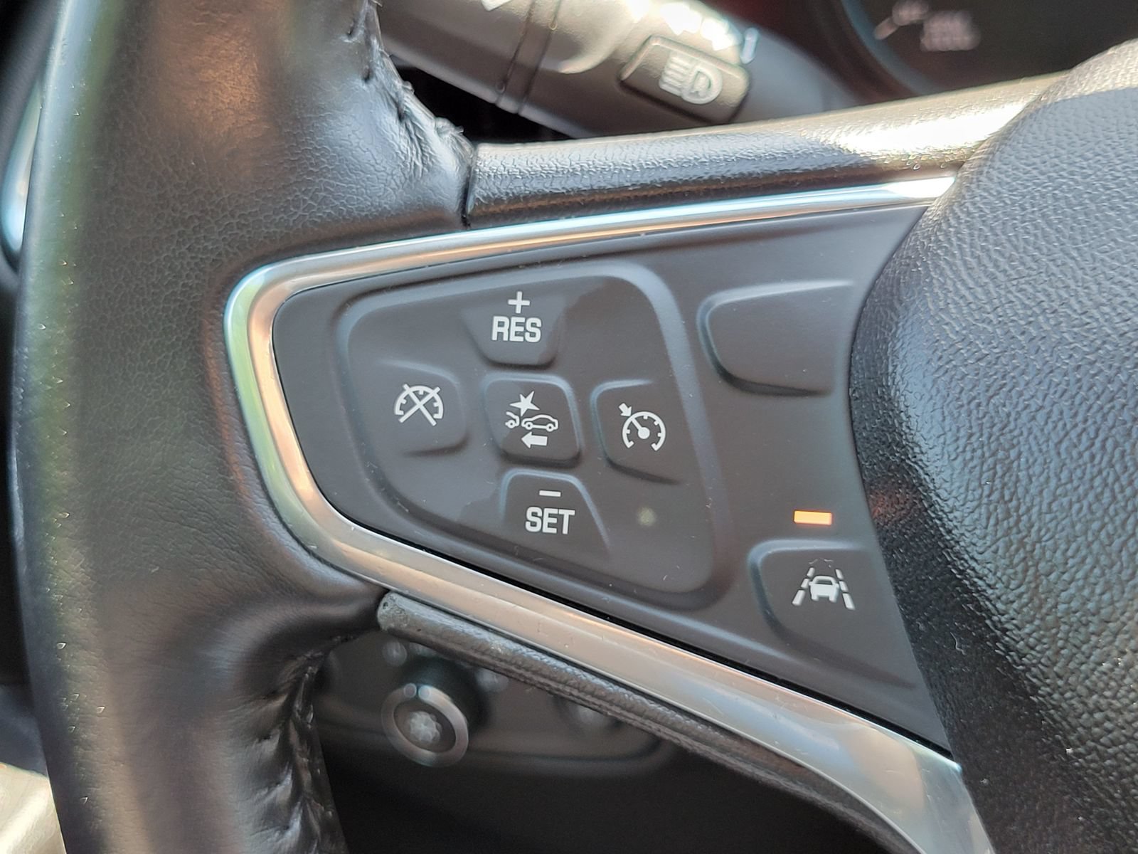 Used 2020 Chevrolet Equinox LT FWD image 16
