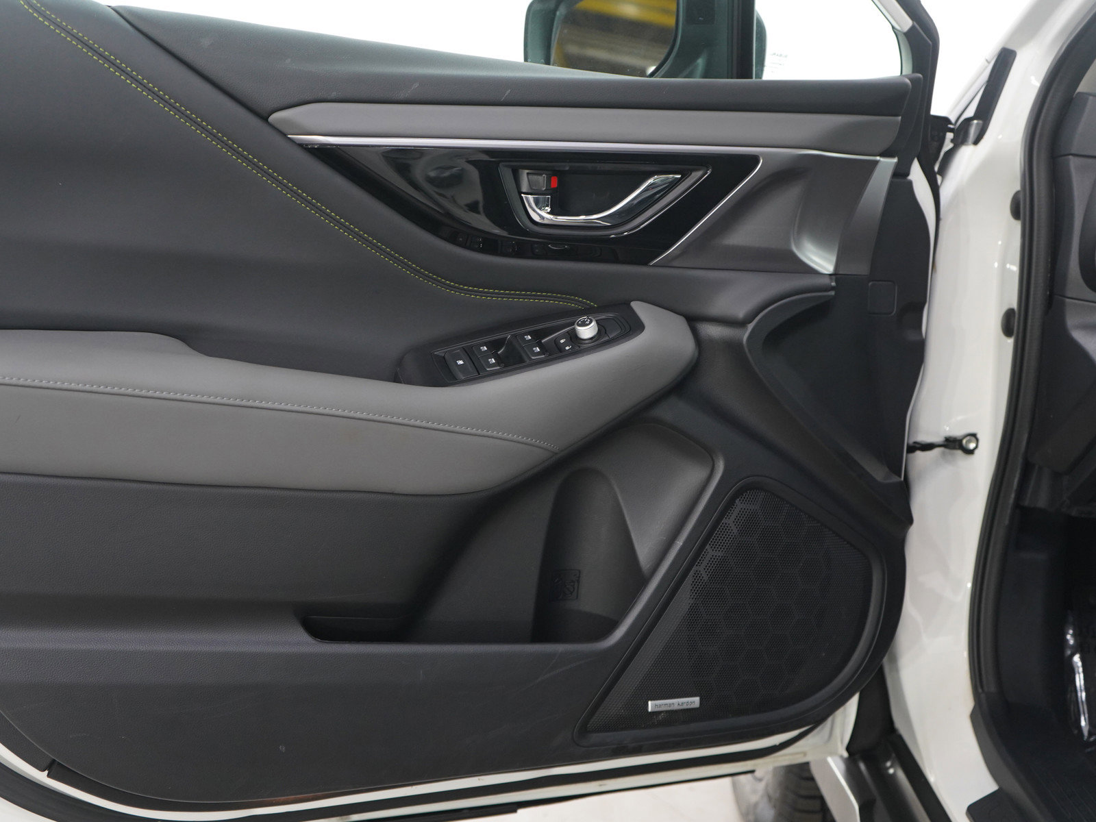 Used 2025 Subaru Outback Onyx Edition image 19