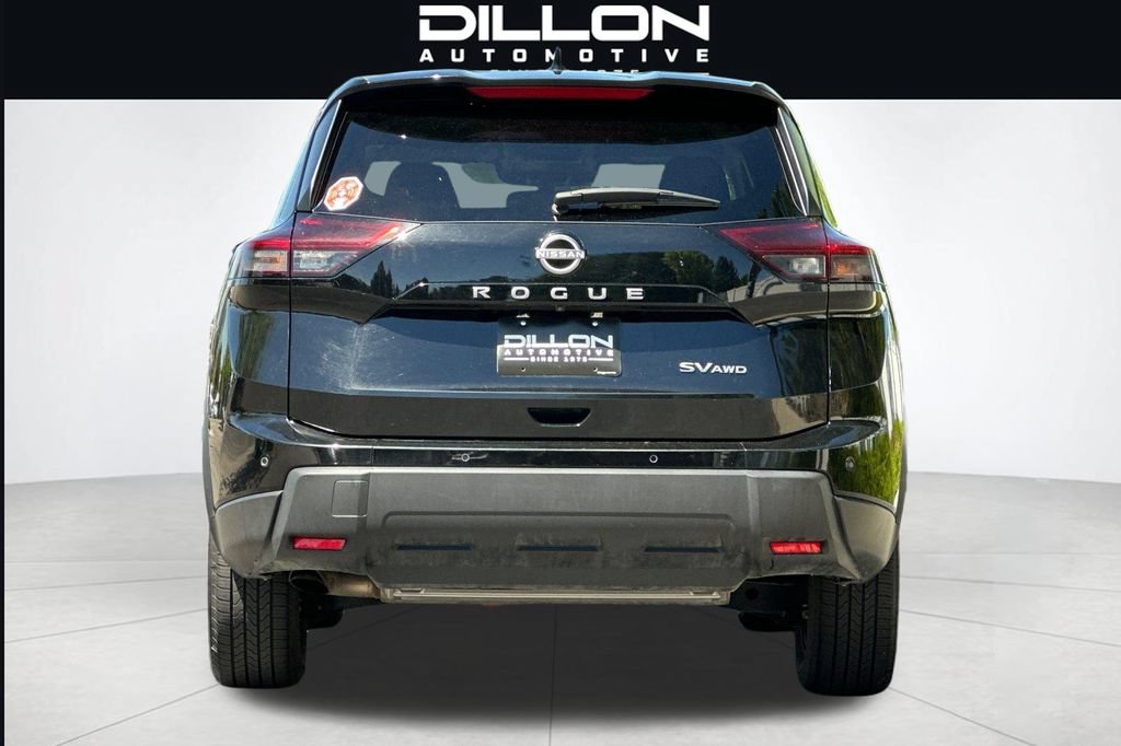 Used 2024 Nissan Rogue SV AWD/4WD image 5