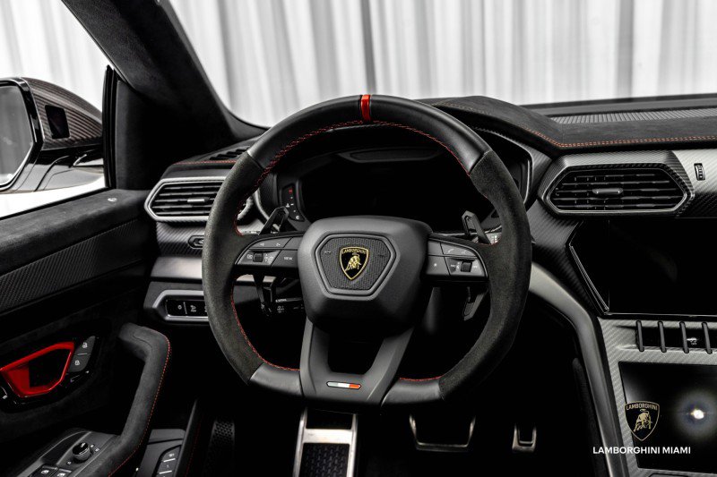 Used 2023 Lamborghini Urus Performante image 42
