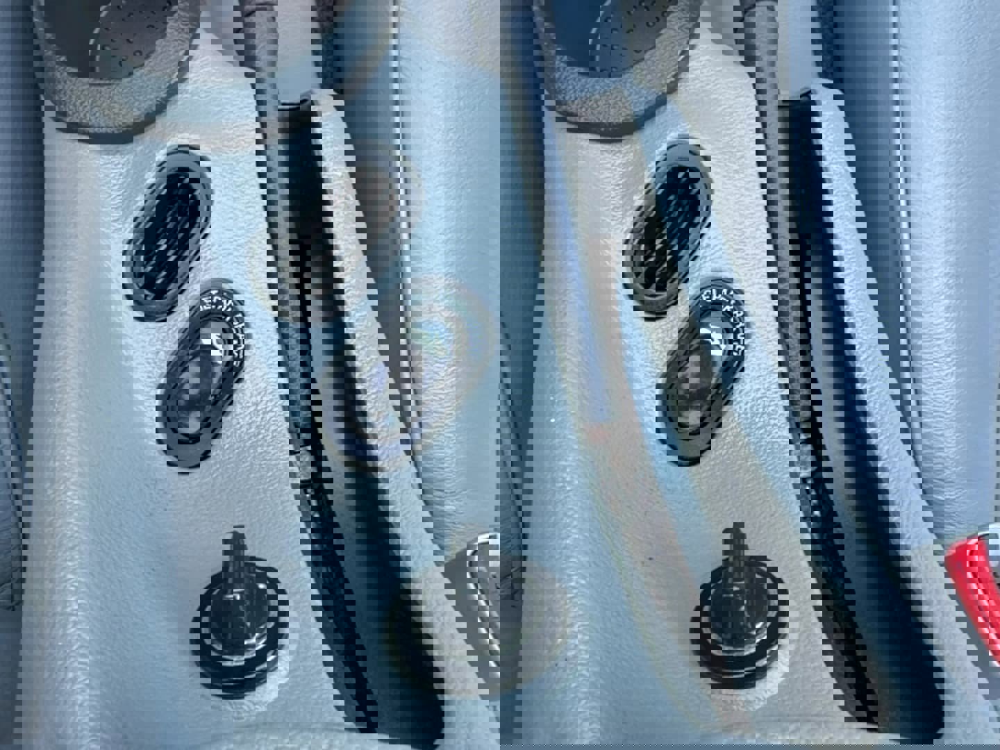 Used 2000 Ford Mustang Convertible RWD image 11