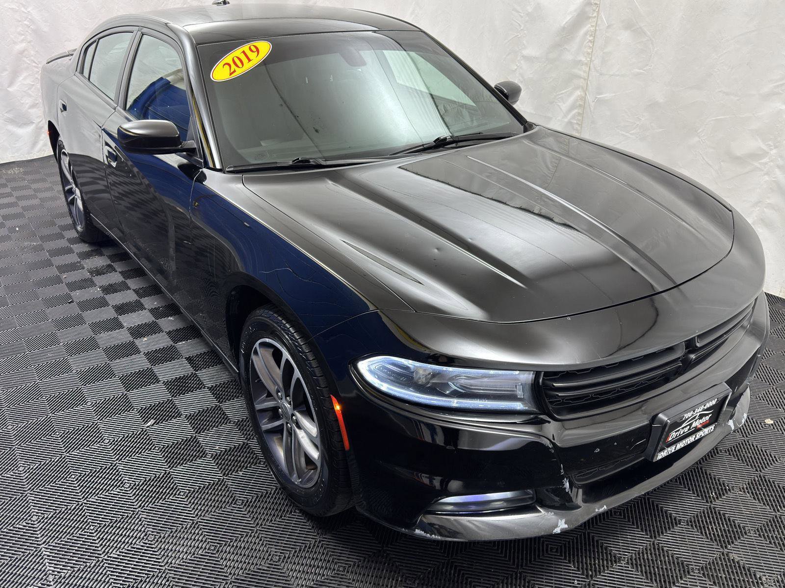 Used 2019 Dodge Charger SXT image 14