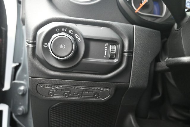 New 2026 Jeep Wrangler Unlimited Sahara AWD/4WD image 31