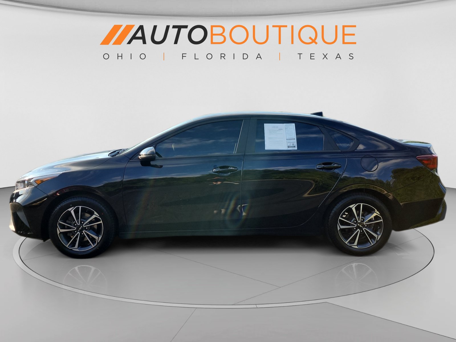 Used 2024 Kia Forte LXS w/ LXS Technology Package FWD image 2