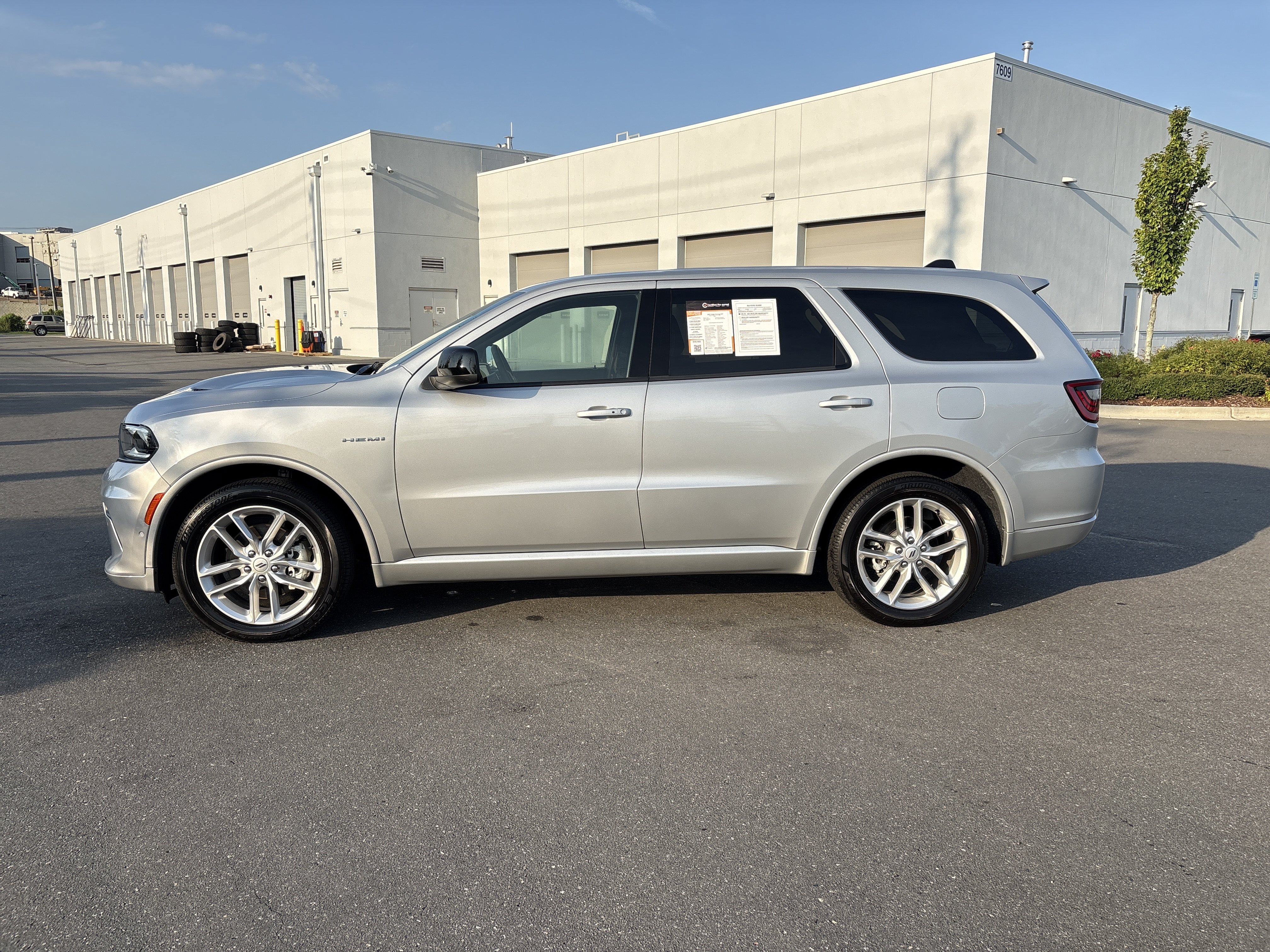Used 2025 Dodge Durango R/T AWD/4WD image 6