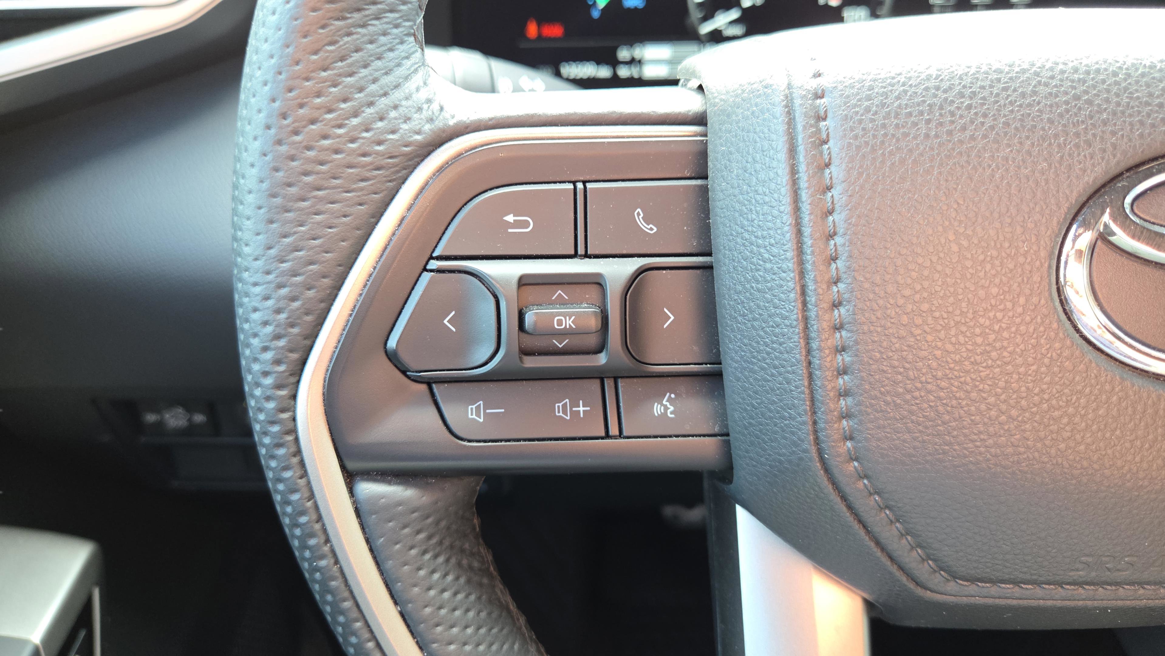 Used 2025 Toyota Tundra Limited w/ TRD Off-Road Package image 32