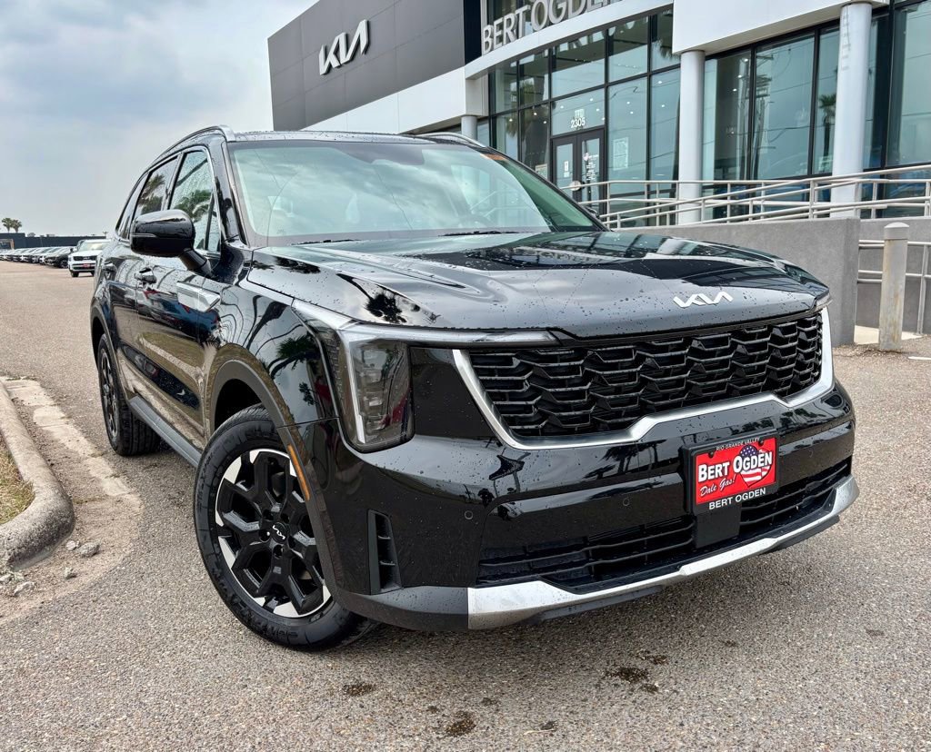 New 2025 Kia Sorento S