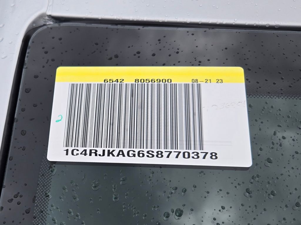 New 2025 Jeep Grand Cherokee L Laredo image 31