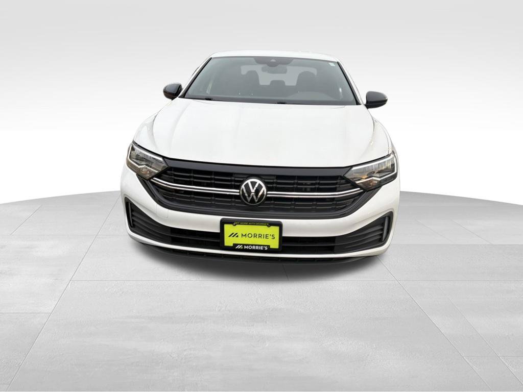 Used 2022 Volkswagen Jetta Sport FWD image 3