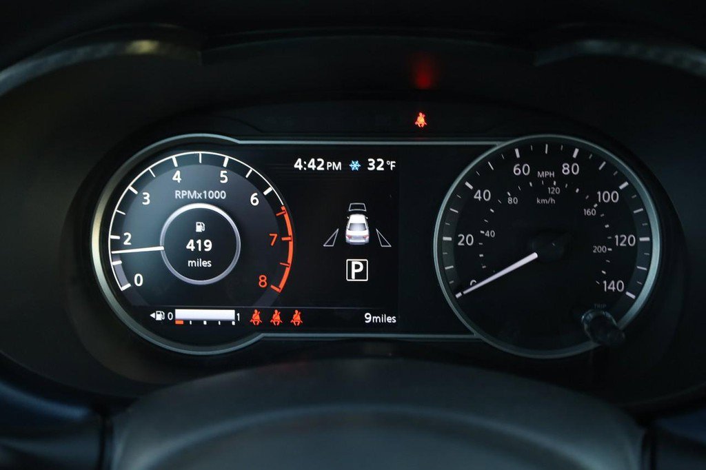 New 2025 Nissan Versa SV w/ Trunk Package image 10