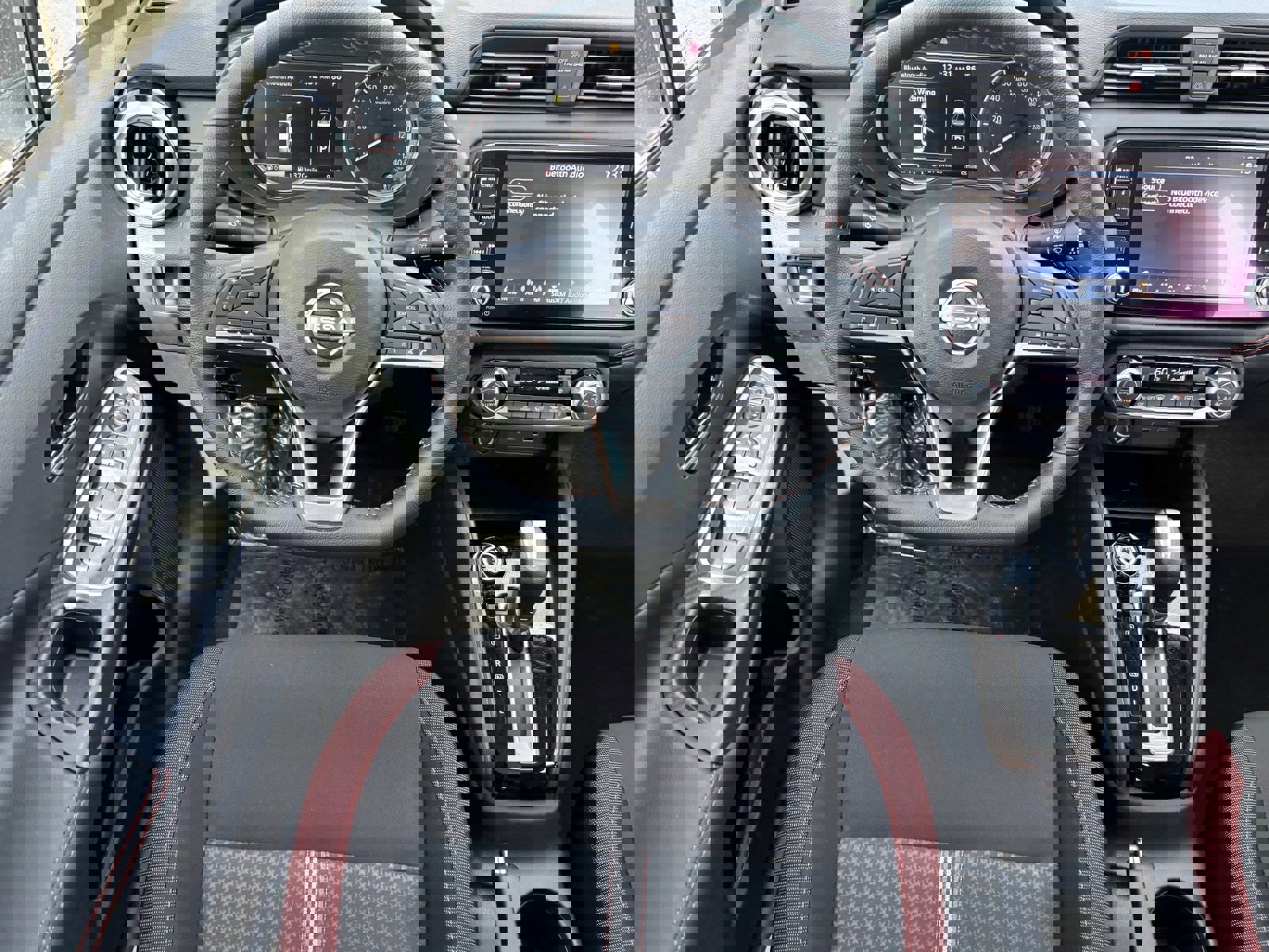 New 2025 Nissan Versa SR w/ Trunk Package image 15