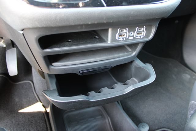 Used 2023 Chrysler Pacifica Touring-L w/ S Appearance Package AWD/4WD image 23
