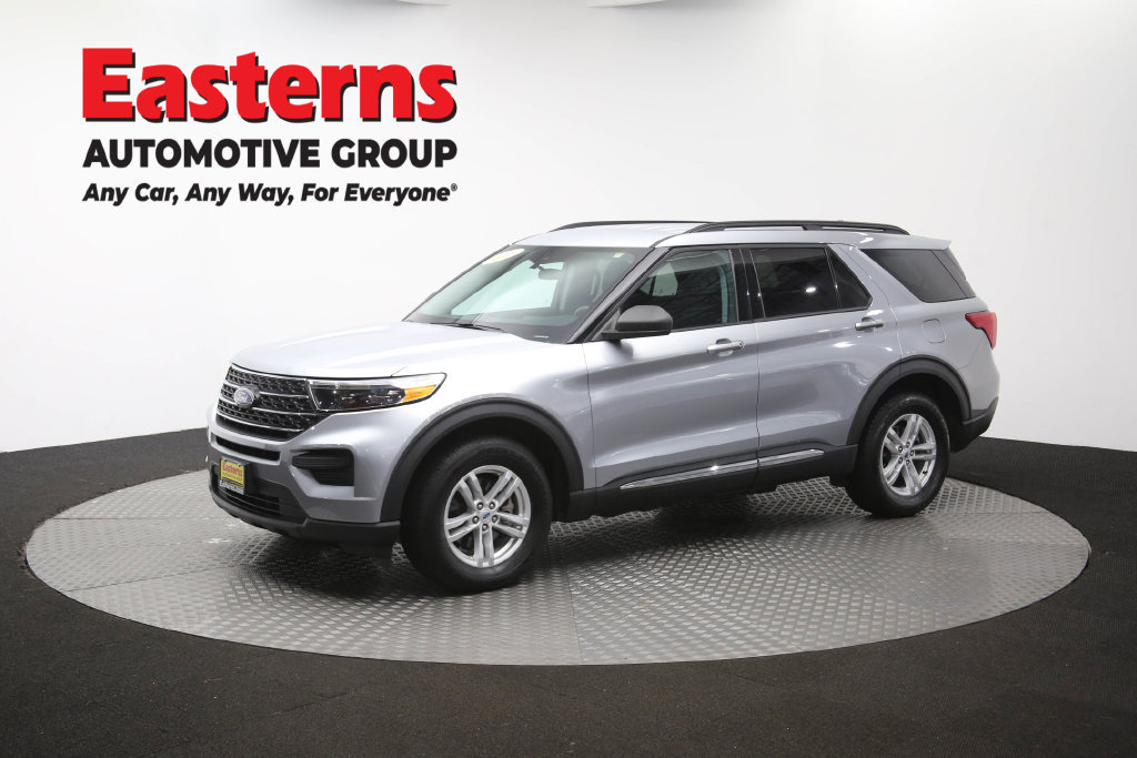 Used 2023 Ford Explorer XLT AWD/4WD image 60