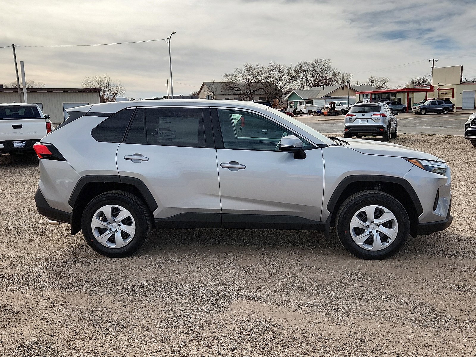 New 2025 Toyota RAV4 LE image 5