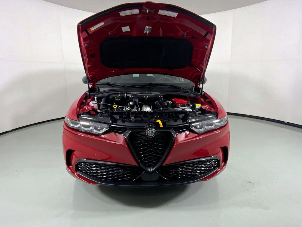 New 2025 Alfa Romeo Tonale AWD/4WD image 9