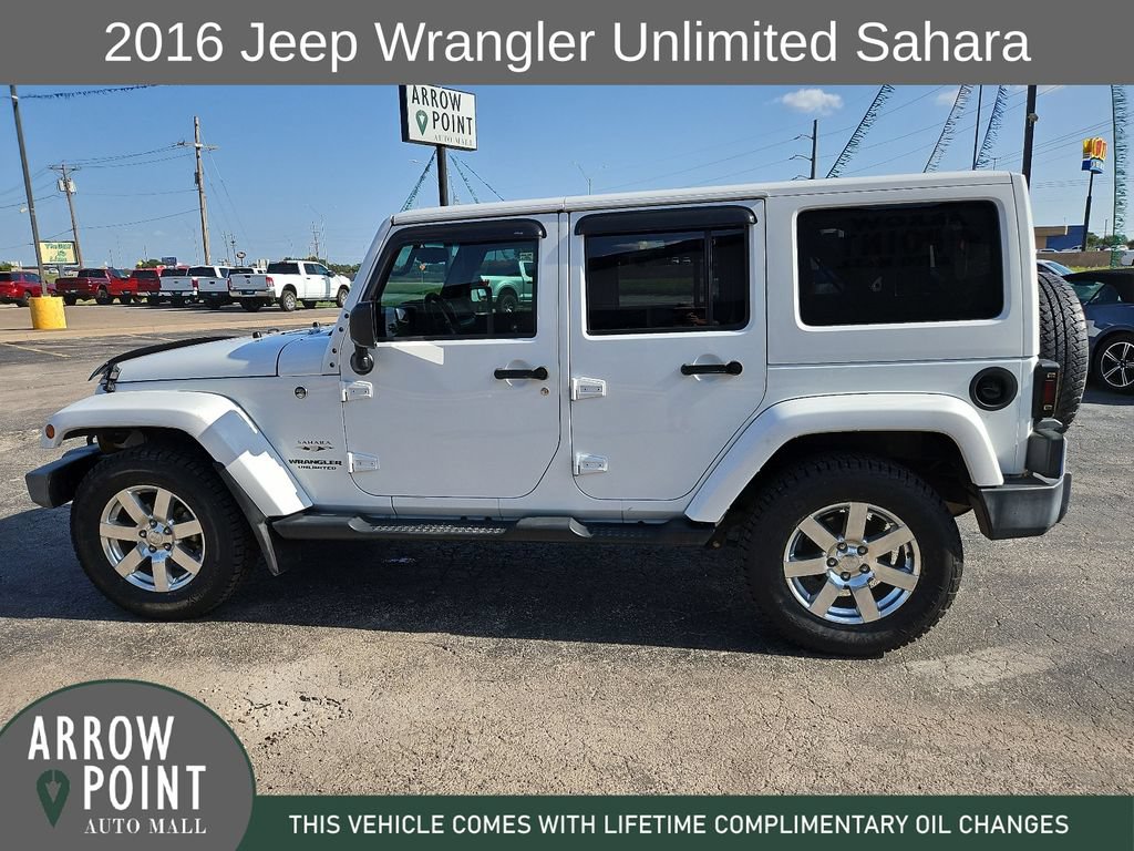 Used 2016 Jeep Wrangler Unlimited Sahara w/ Connectivity Group AWD/4WD image 7