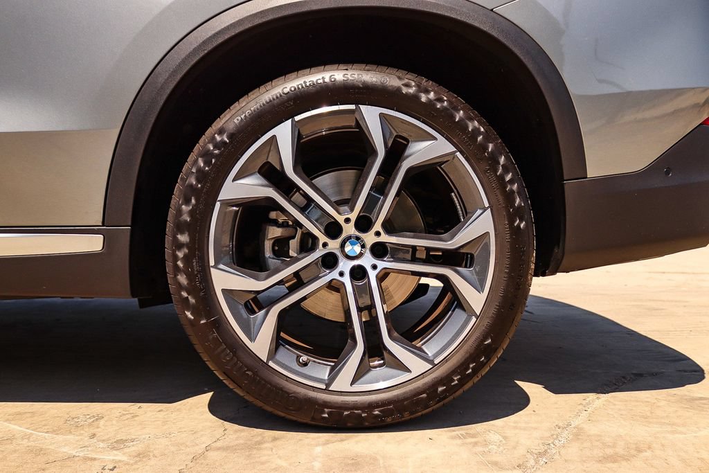 Used 2026 BMW X5 sDrive40i w/ Premium Package RWD image 12