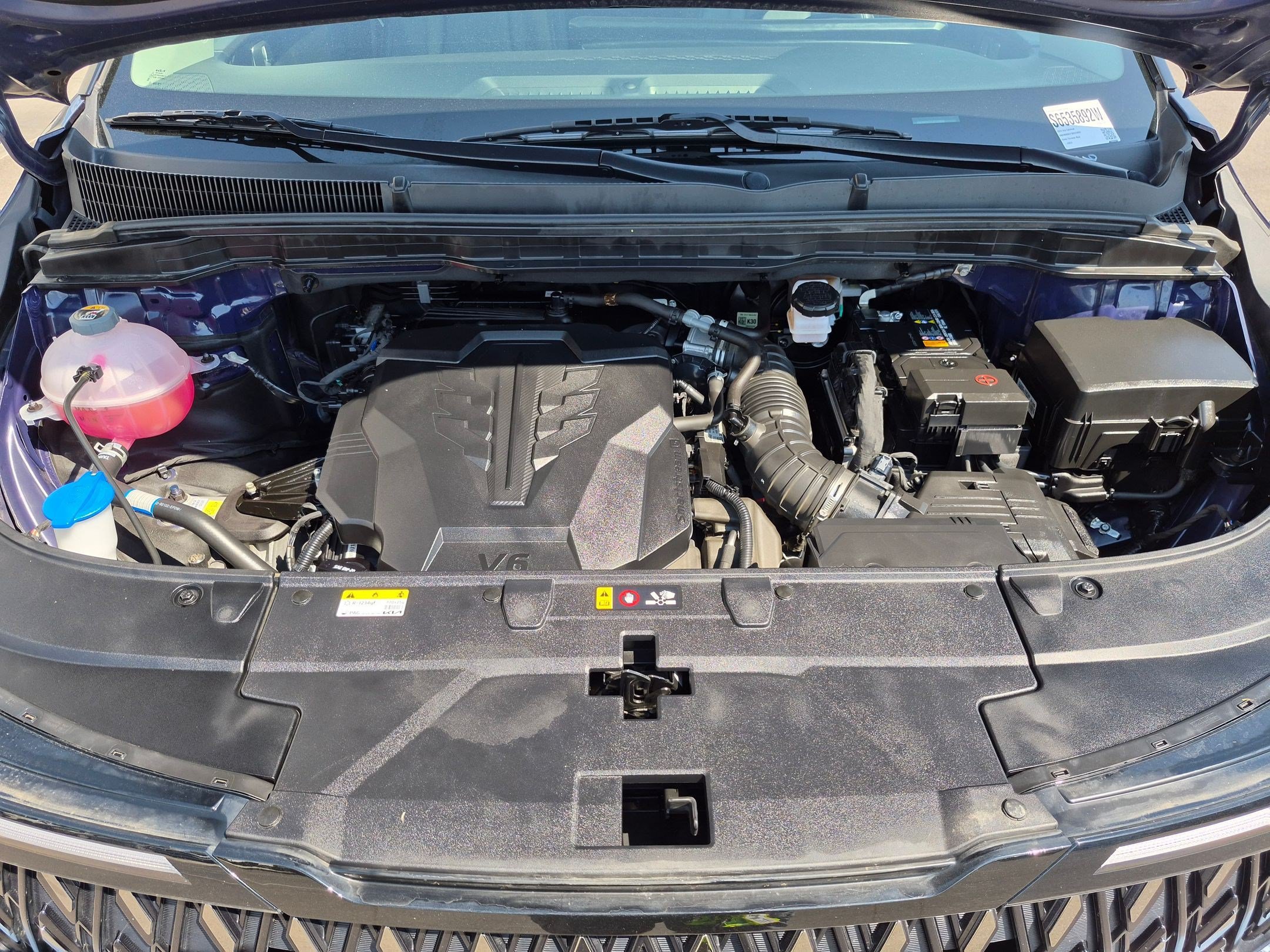 Used 2025 Kia Carnival FWD image 37