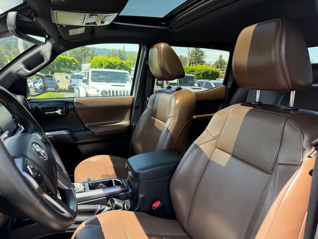 Used 2021 Toyota Tacoma Limited AWD/4WD image 15