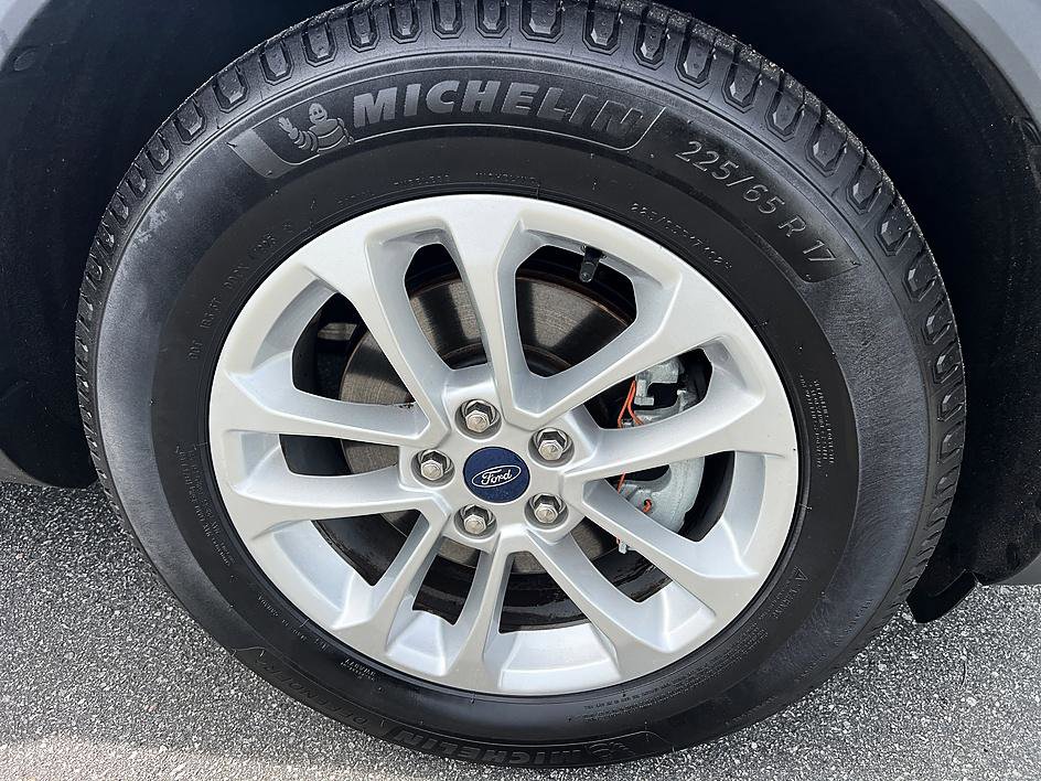 Used 2021 Ford Escape SE image 12