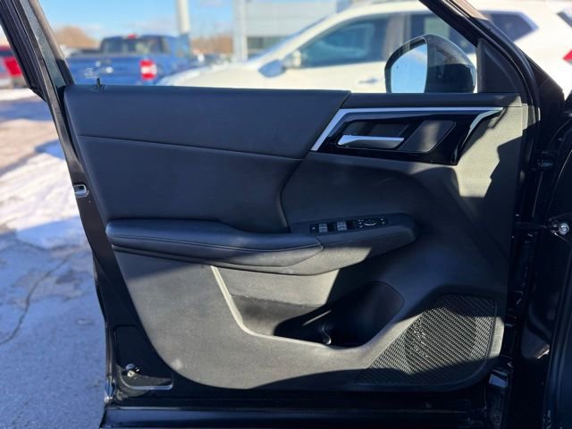 Used 2023 Mitsubishi Outlander SE image 14