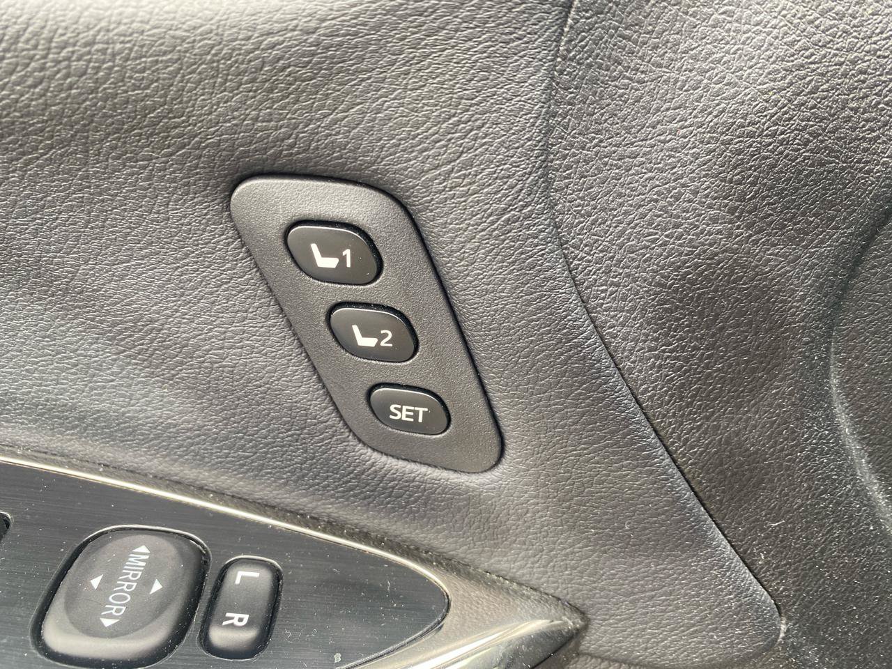 Used 2016 Toyota Avalon XLE Premium FWD image 14