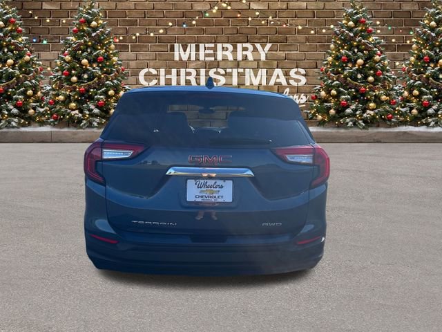 Used 2024 GMC Terrain SLE image 4