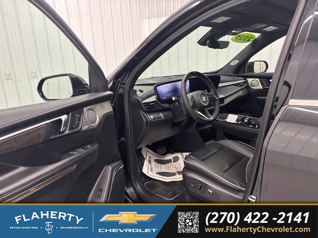 Used 2025 Buick Enclave Avenir w/ Super Cruise Package AWD/4WD image 9